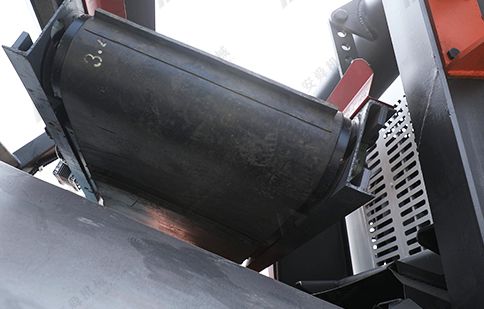 Hydraulic-Folding Conveyors - Compact for Transport