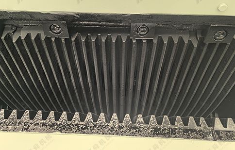 Narrow Chamber Geometry - Finer, More Uniform Product
